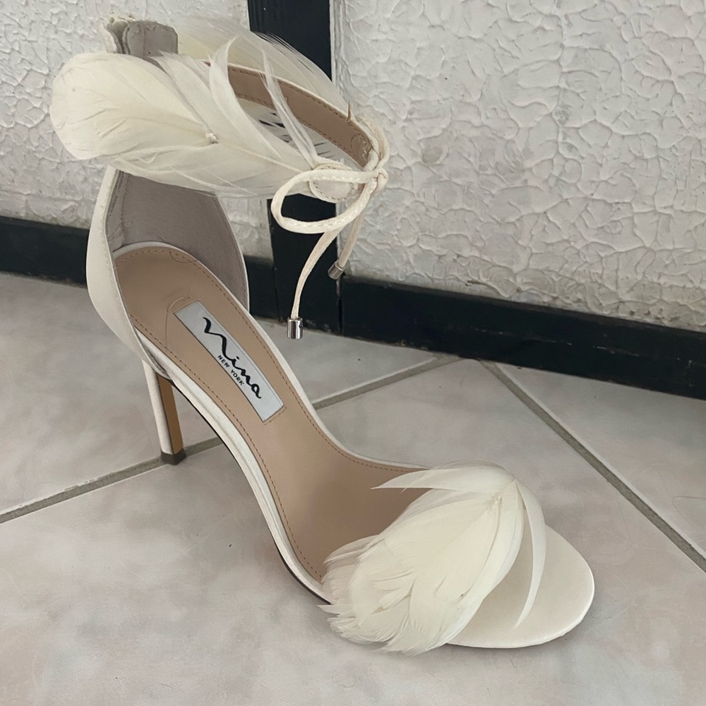 Nina Women's White Feathered Heels